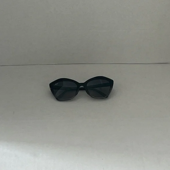 Maui Jim Lotus Polarized Sunglasses With Case and Cleaning Cloth. - Picture 8 of 11